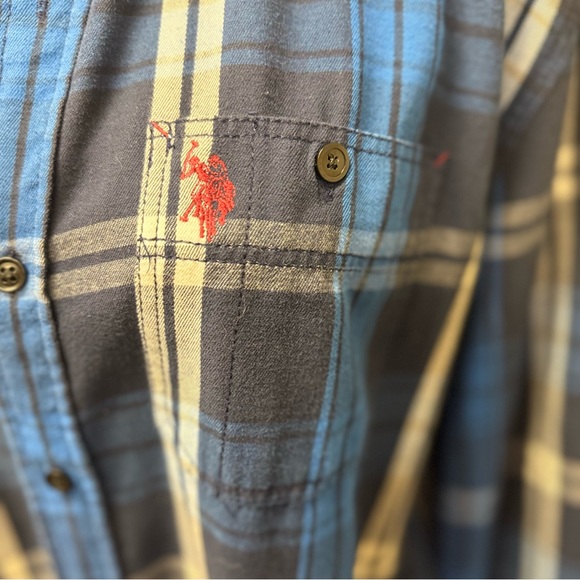 US Polo Assn. Blue Plaid Men's Flannel Button Up Shirt. Size Medium - Picture 2 of 7